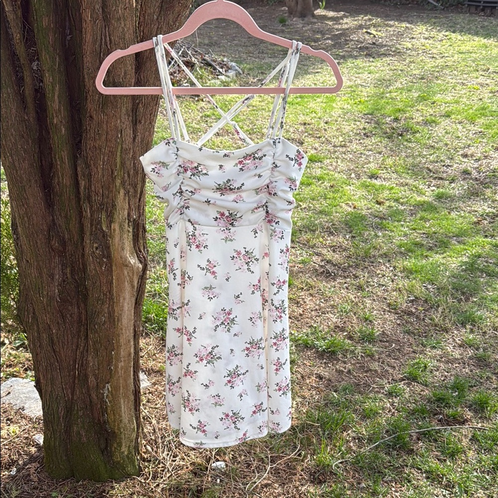 Small Vintage Style Sweet Flattering Floral White Dress with Pink Accents
